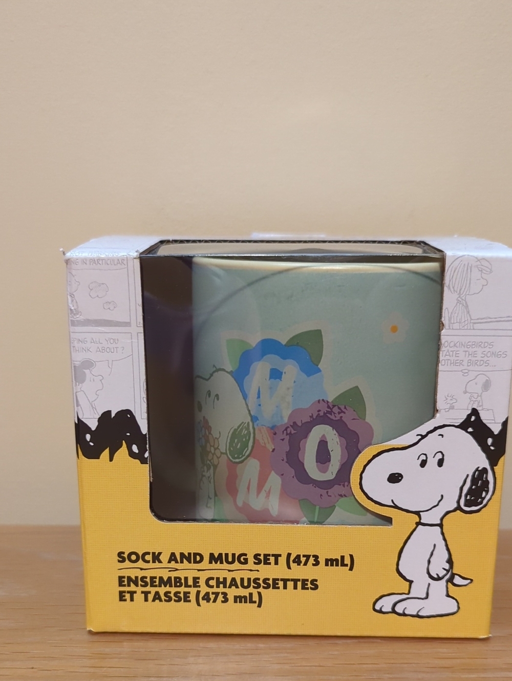 Peanuts Snoopy Mom Mug And Sock Set Brand New